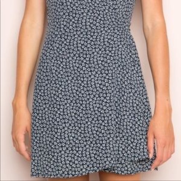 Brandy Melville Floral Wrap Dress - Picture 8 of 9